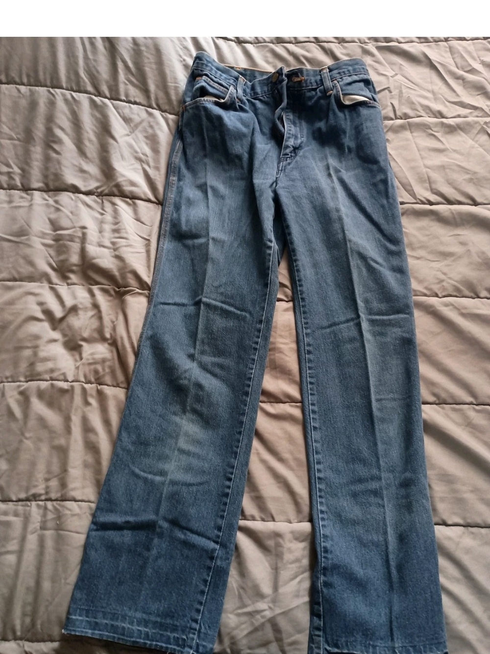 Wrangler Women's Medium Blue Straight-Leg Jeans